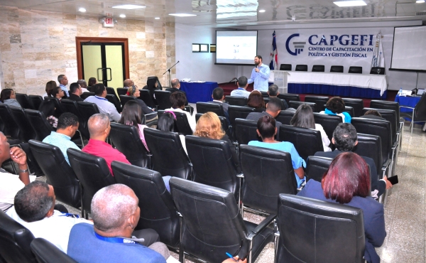 Personal del CAPGEFI recibe charla “Marco Legal y Sistema Preventivo de Lavado de Activos y el Financiamiento del Terrorismo en República Dominicana”